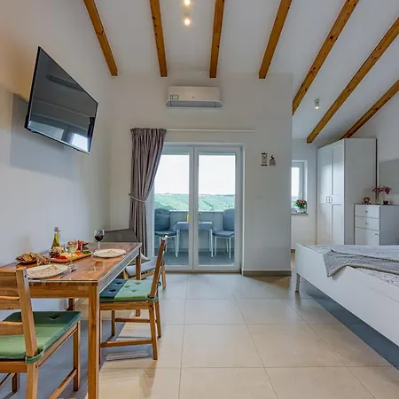Lavanda - Enjoy Springtime In Nature & Explore Istria Apartment